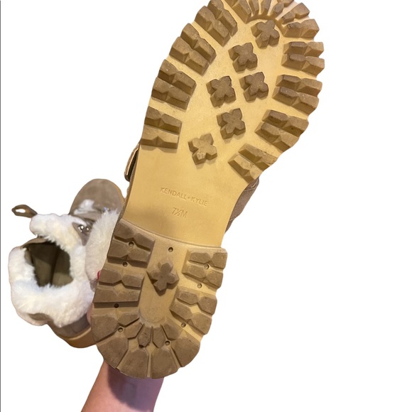 KENDALL & KYLIE “Edison” winter hiking shearling boot Size 7.5 - Picture 7 of 9